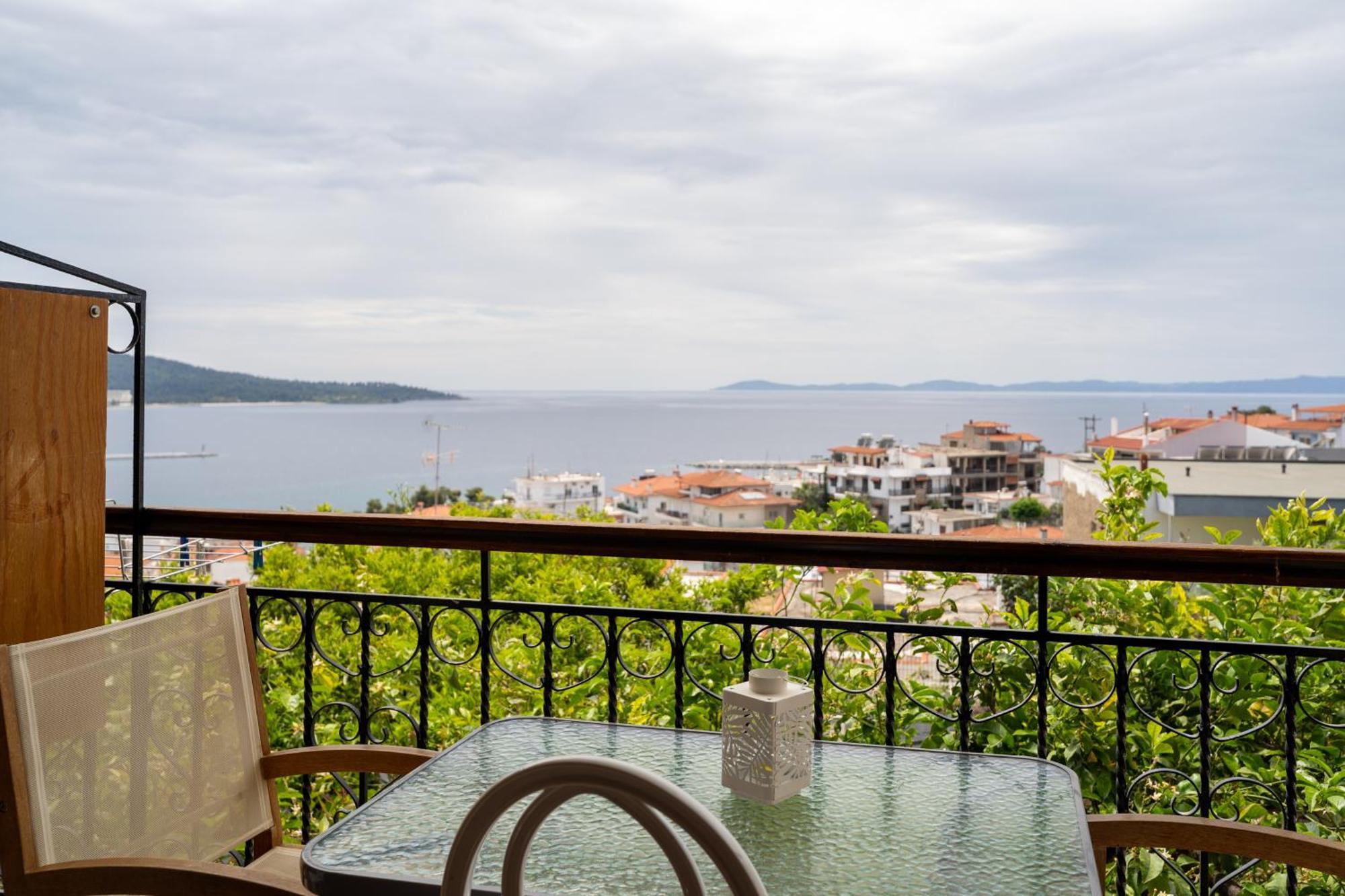 House Mistral Apartment Néos Marmarás